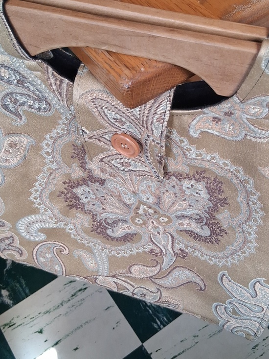 Paisley Jacquard Tote with Wooden Handles - Picture 3 of 11